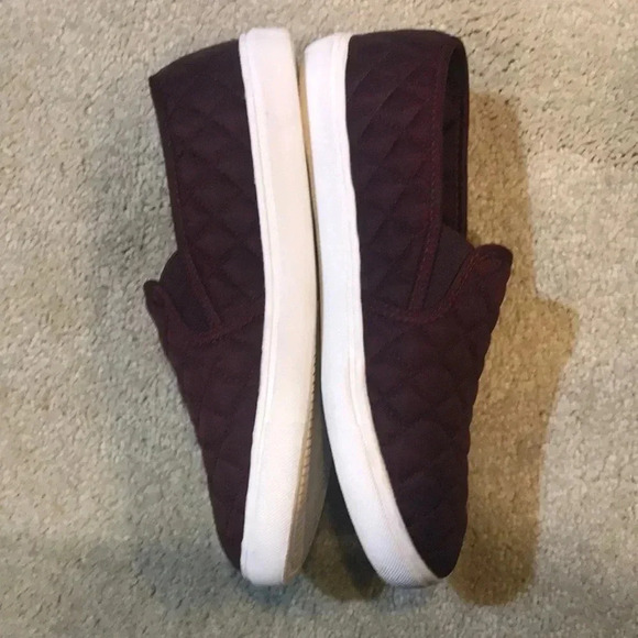 Time and Tru Women's Quilted Slip-On Shoes - Burgundy - Picture 3 of 9